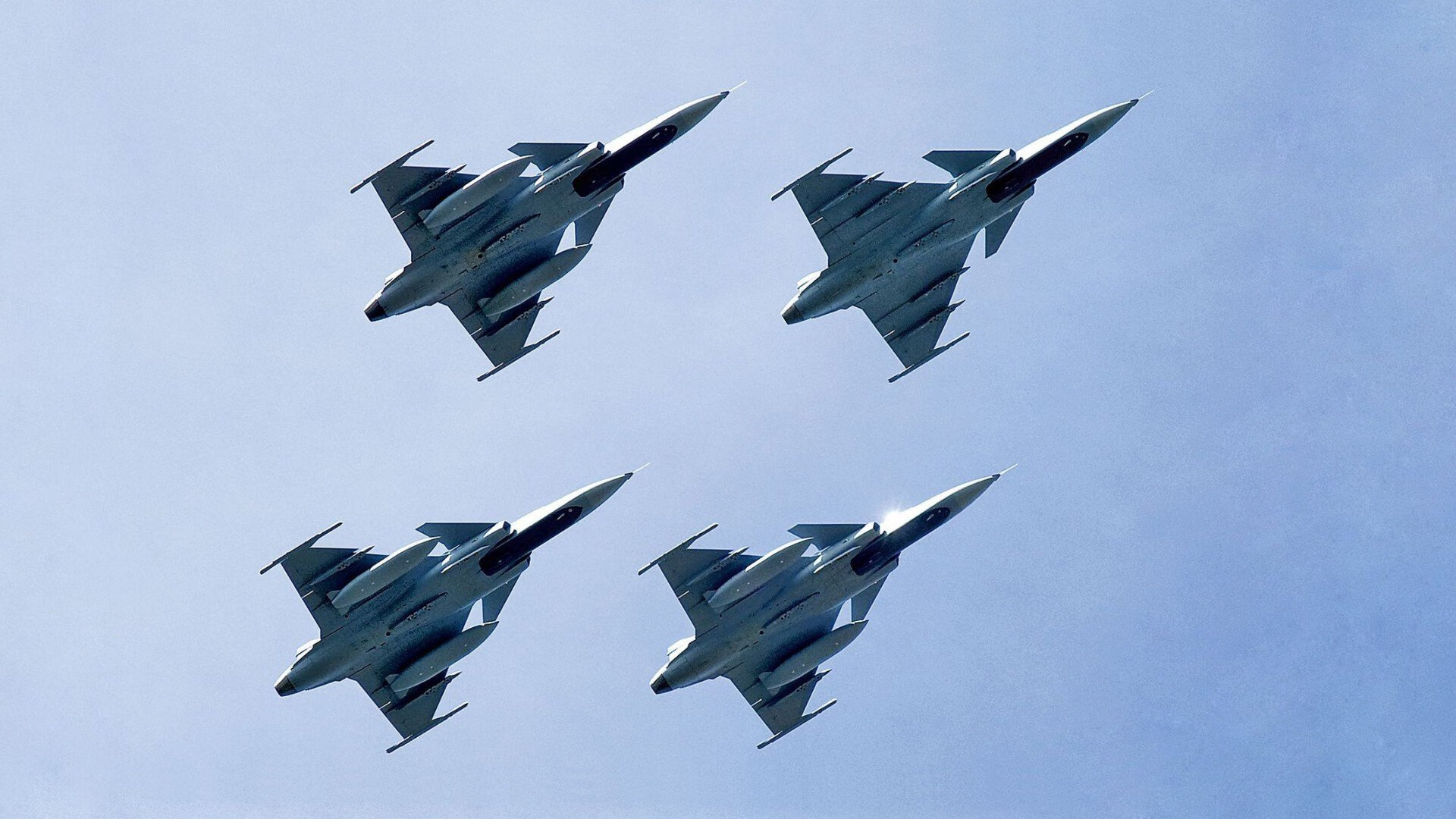 九游游戏中心-卡利亚里遭遇球迷示威，俱乐部高层召开紧急会议，卡利亚里转入球员