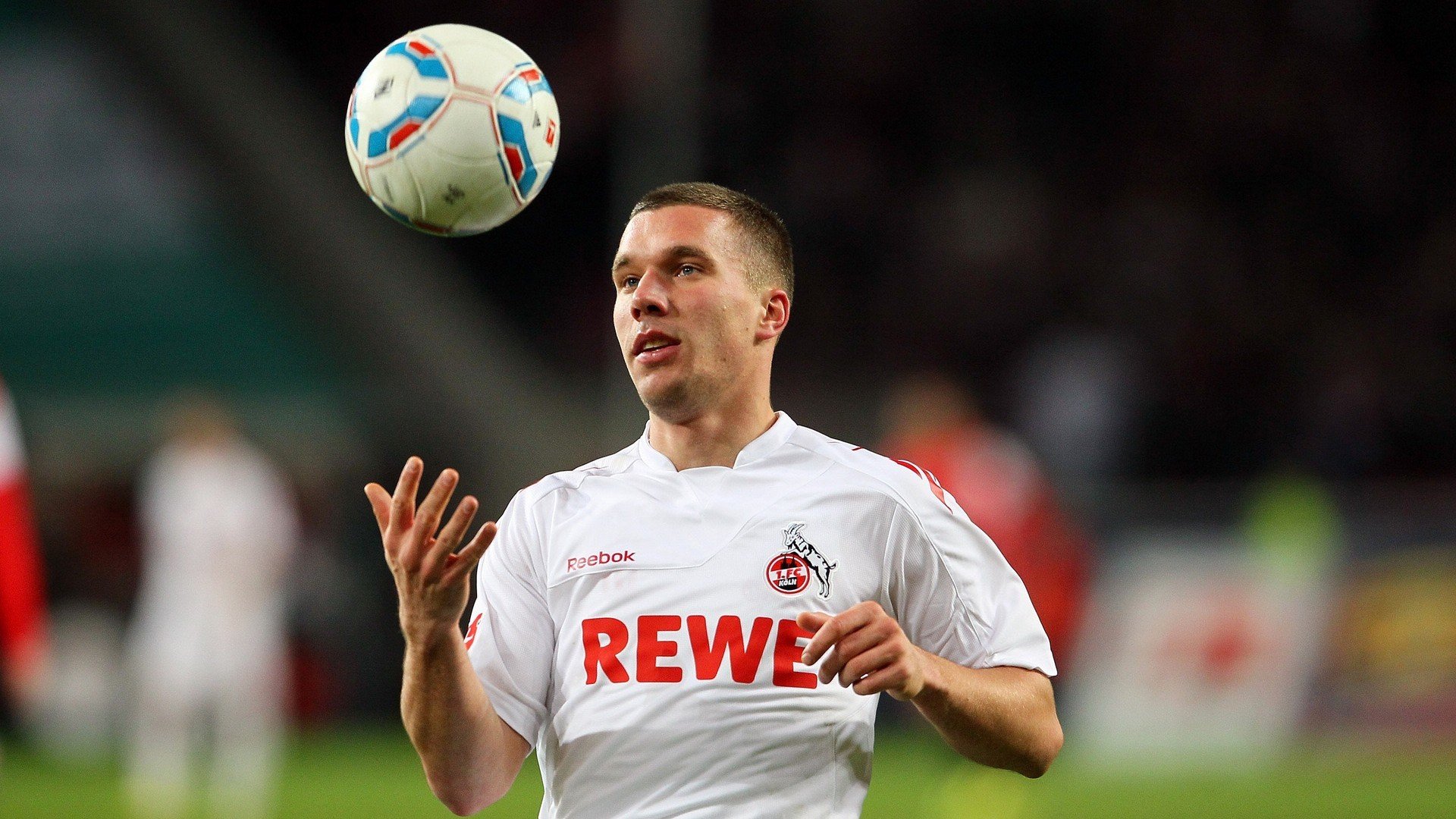 奇才球队球队整体配合更加默契,奇才队球场